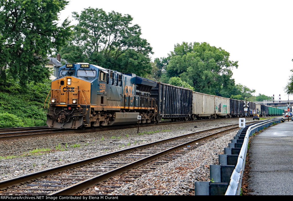 CSX 3226 on M-410